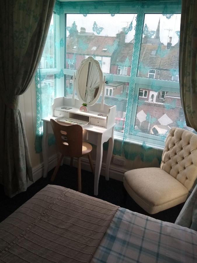Schofield Guest House Бринлингтон Экстерьер фото